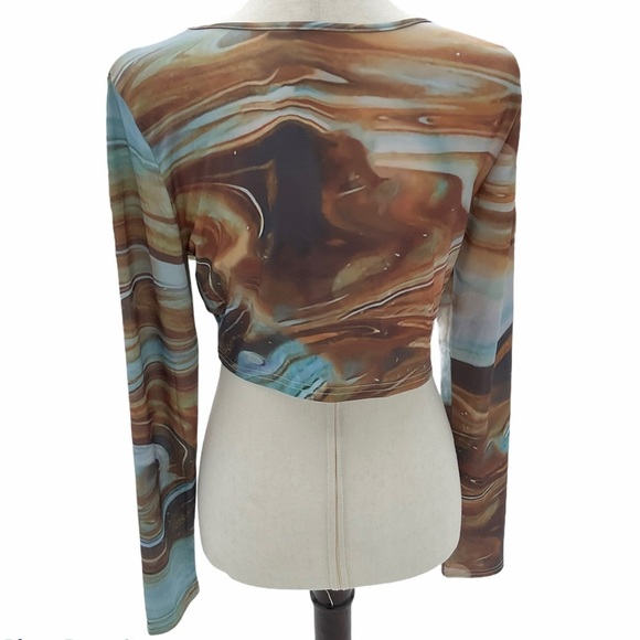 Long Sleeve Marble Print Crop Top - Picture 2 of 8